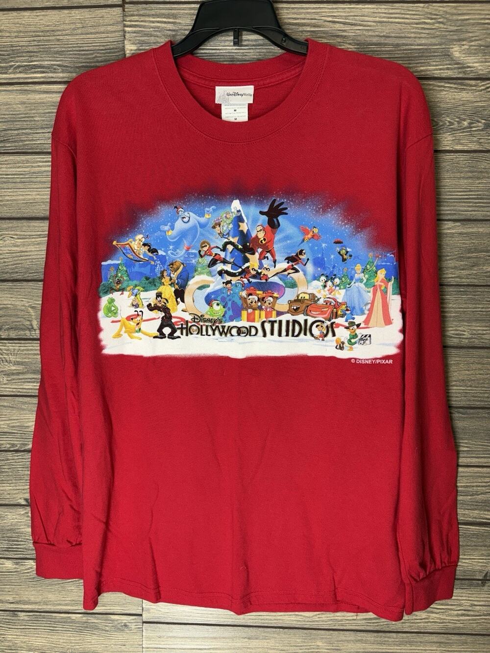 Hollywood Studios Shirt Men Medium Snow Holiday XMas Walt Disney World Core Go
